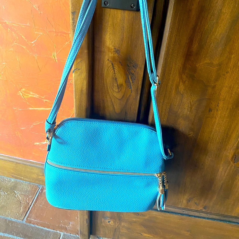 NO BRAND NAME BAG